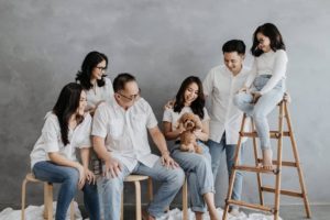 Foto Keluarga, Cara Mudah Abadikan Momen dengan Pose Penuh Makna